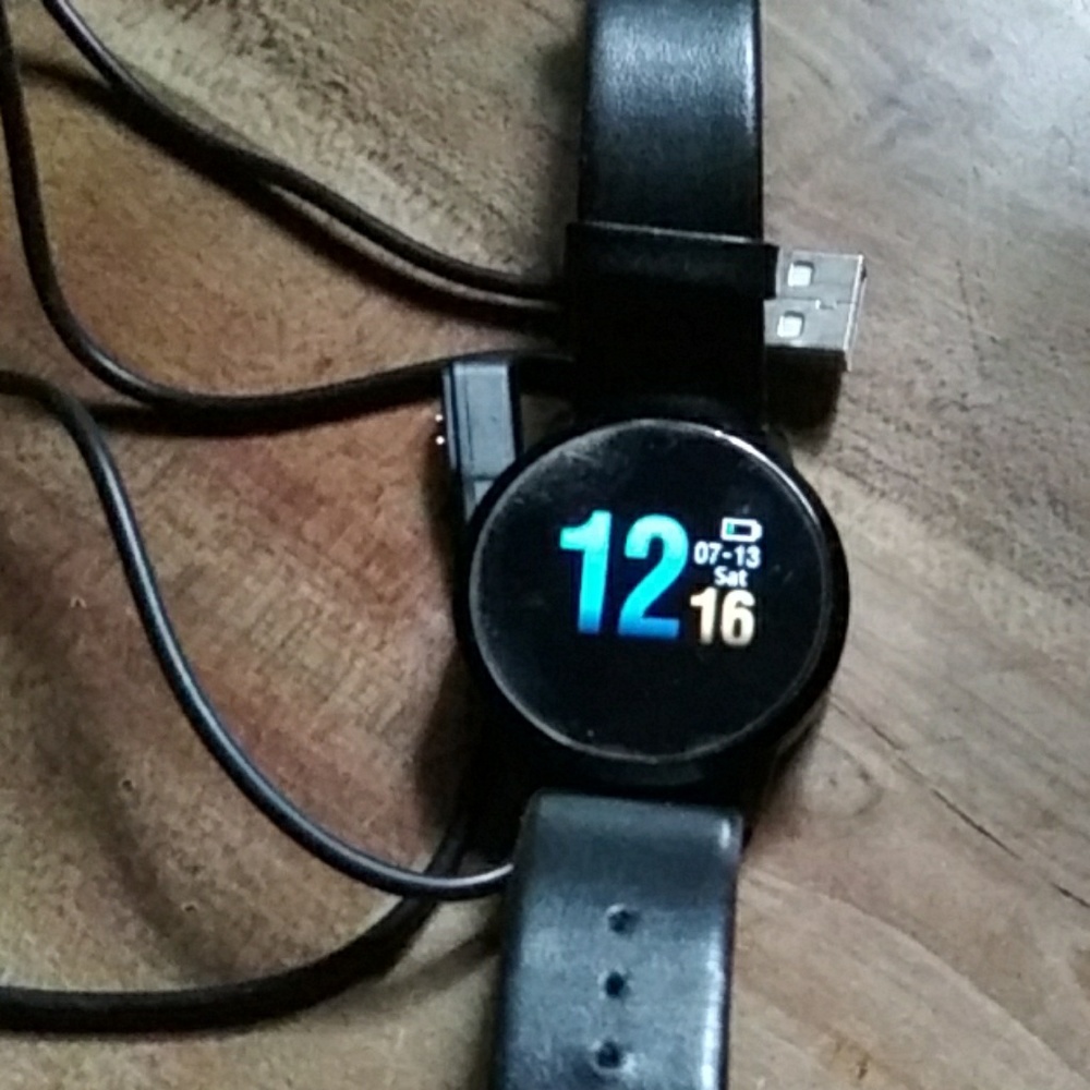 It a smartwatch its by oukitel